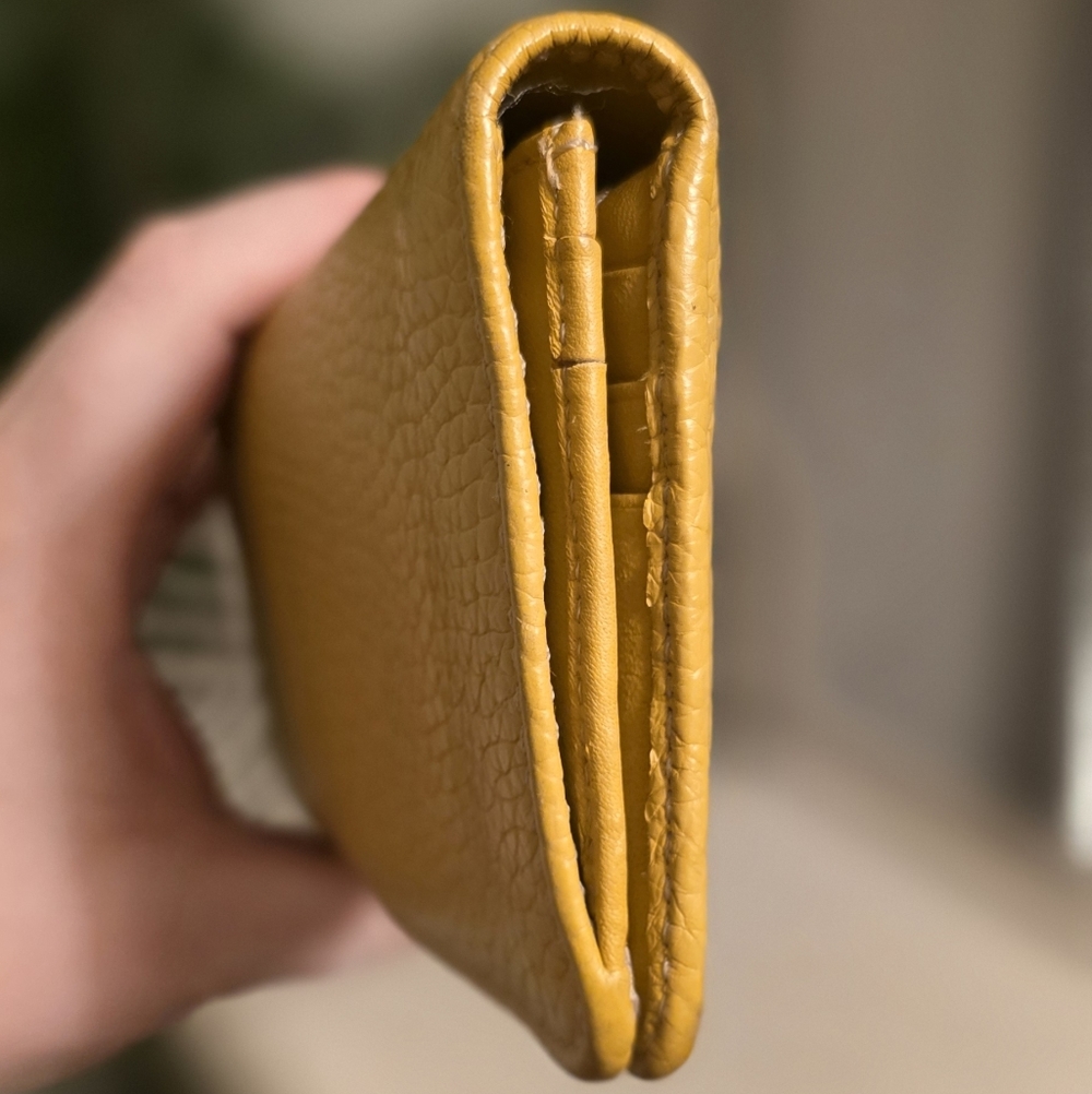 Marc Jacobs Mustard Yellow Leather Wallet - Picture 4 of 9